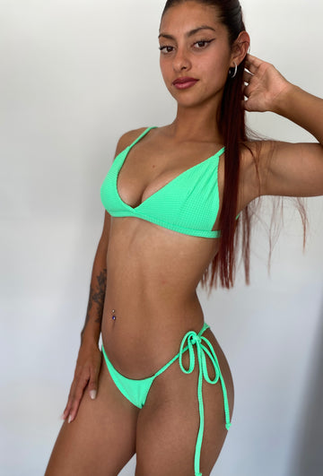 CONJUNTO (Busto Fixo + Calcinha Lacinho) - VERDE FRANCÊS