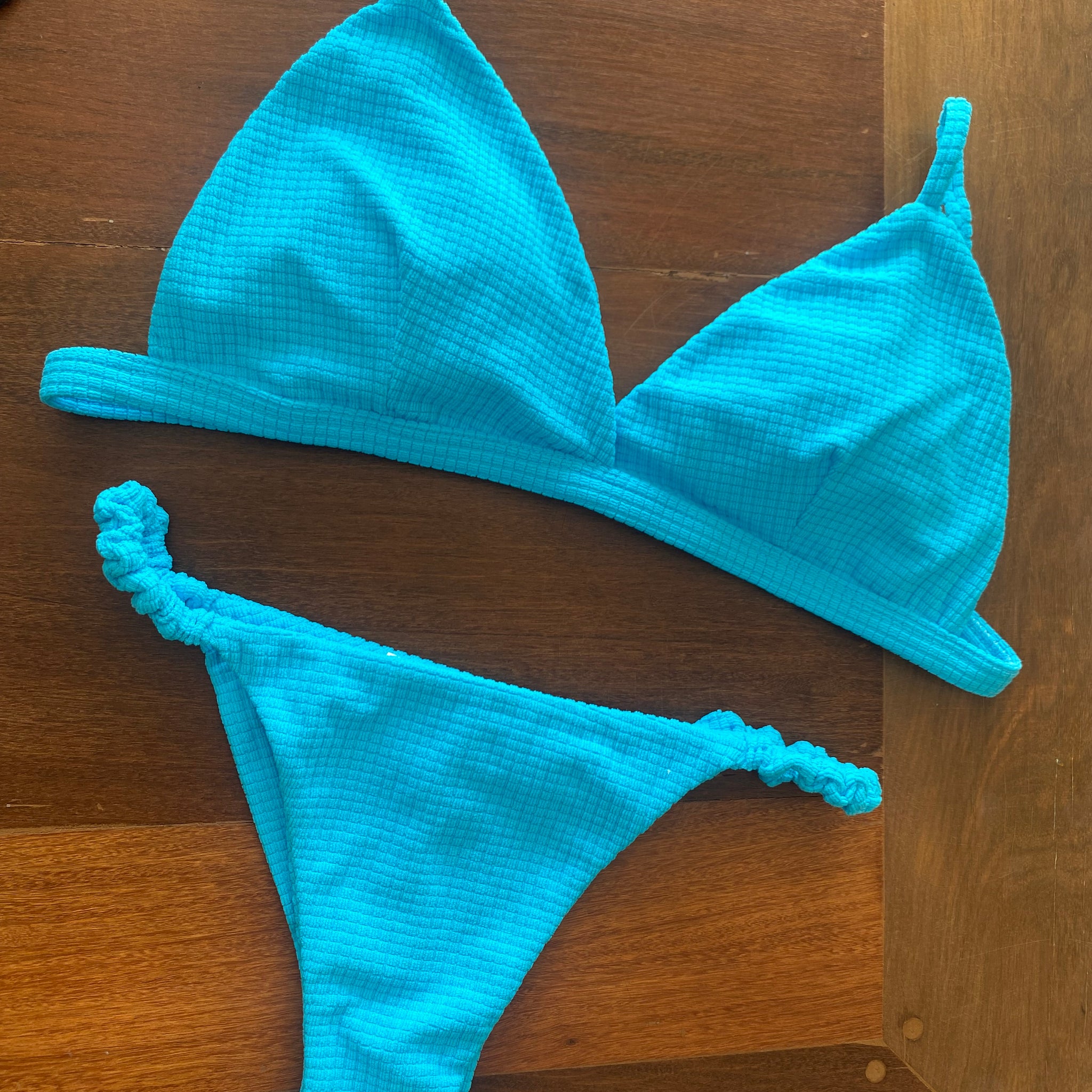 CONJUNTO (Busto Fixo + Calcinha Frufru) - AZUL TINGUÁ