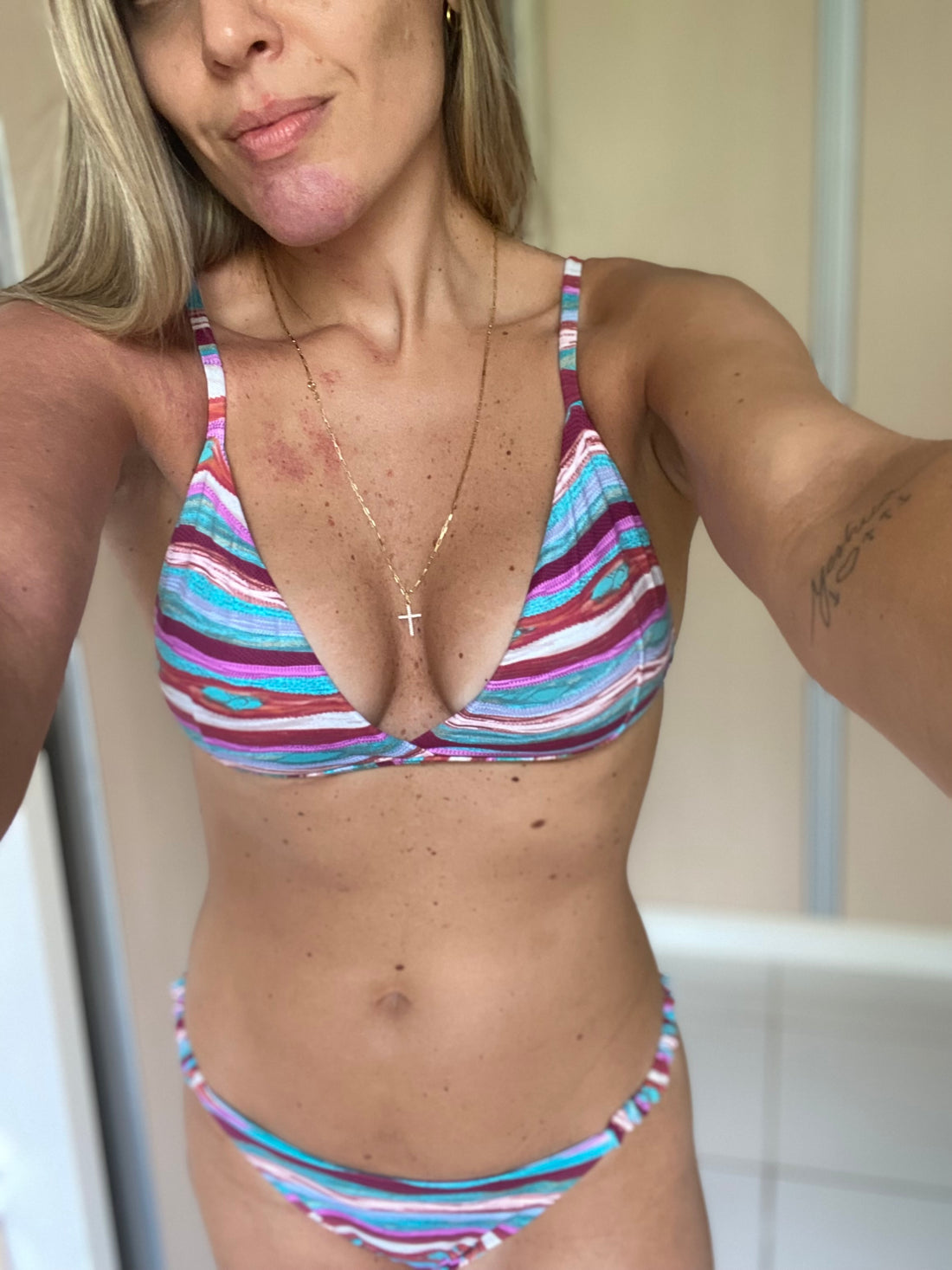 CONJUNTO (Busto Fixo + Calcinha Frufru) - ESTAMPA FAMÍLIA