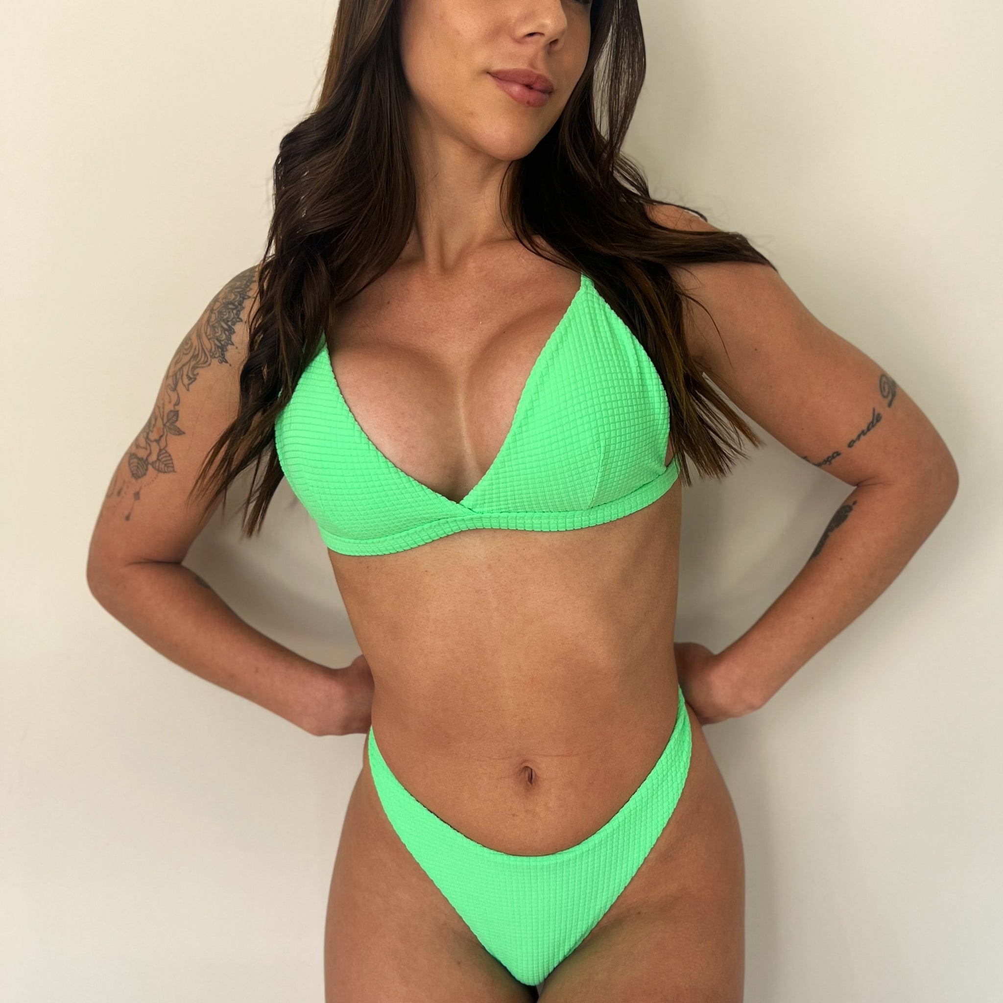 CONJUNTO (Busto Fixo + Calcinha Asa Delta) - VERDE FRANCêS