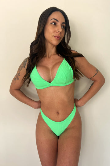 CONJUNTO (Busto Fixo + Calcinha Asa Delta) - VERDE FRANCêS