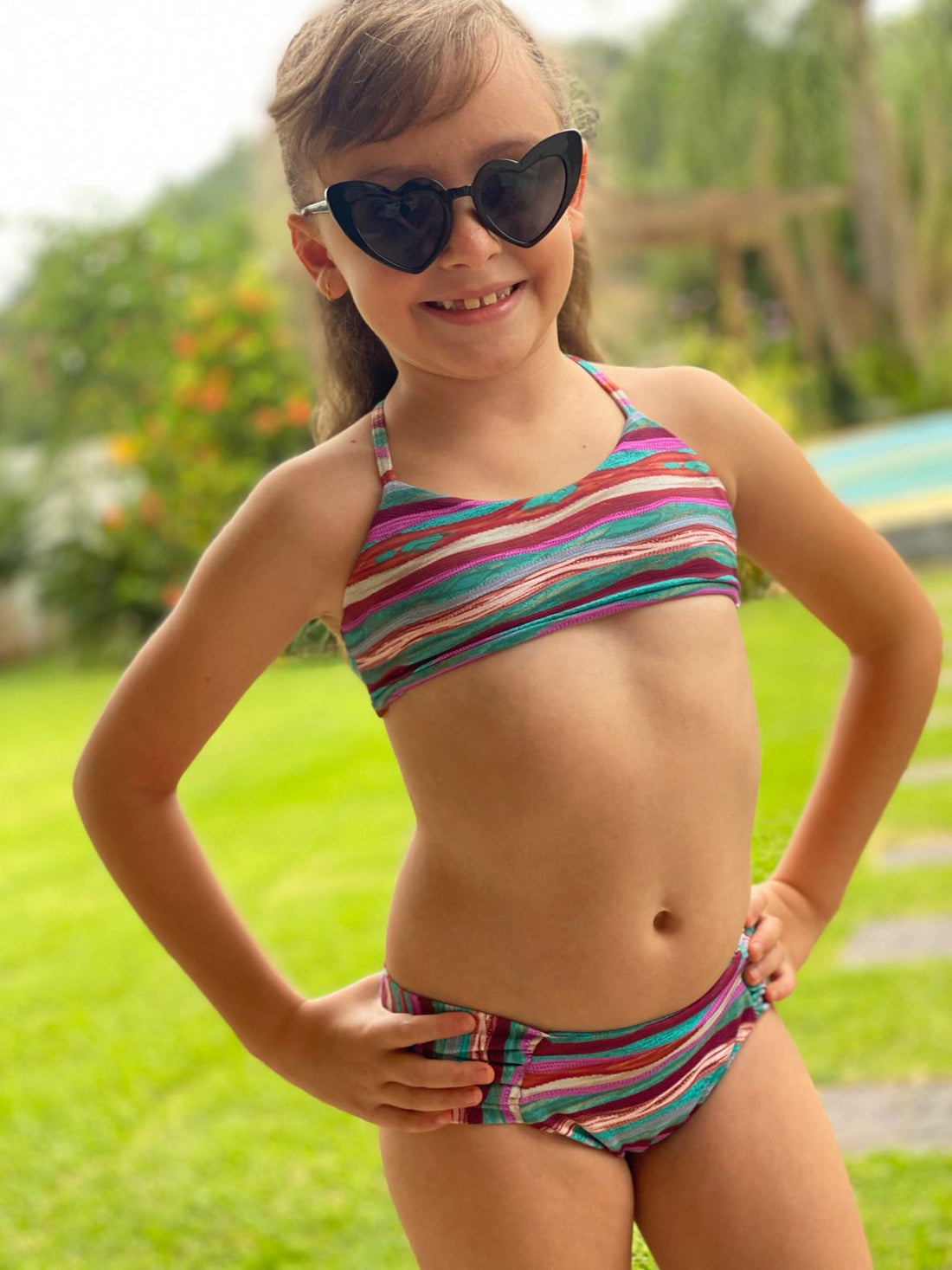 Conjunto Biquíni Infantil Feminino – Estampa Família, Top amarração e Calcinha Borboleta